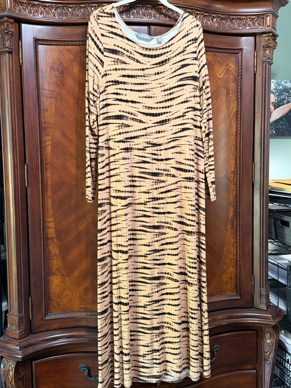 G by Giuliana Long-sleeved Knit Maxi Dress